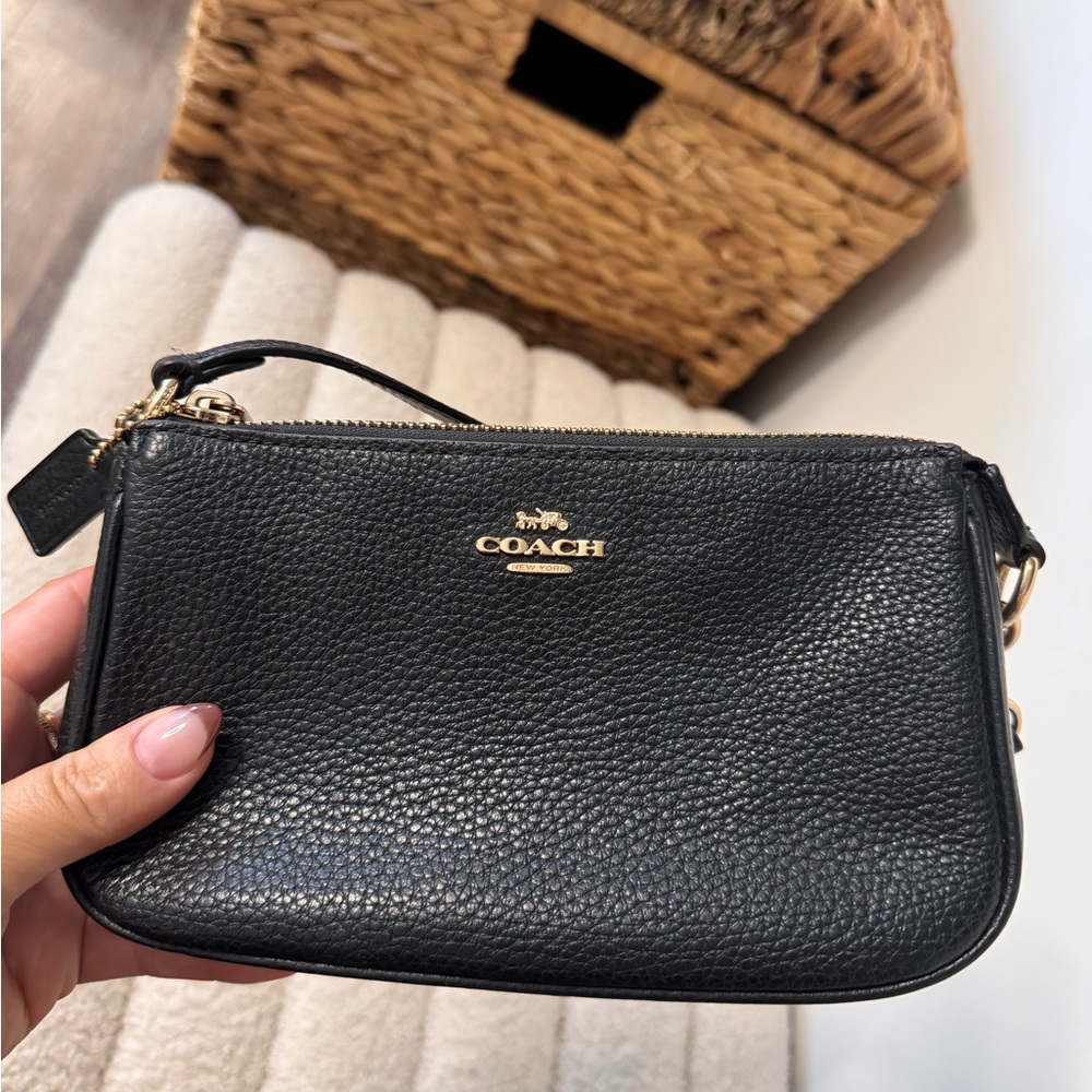 COACH NOLITA 19